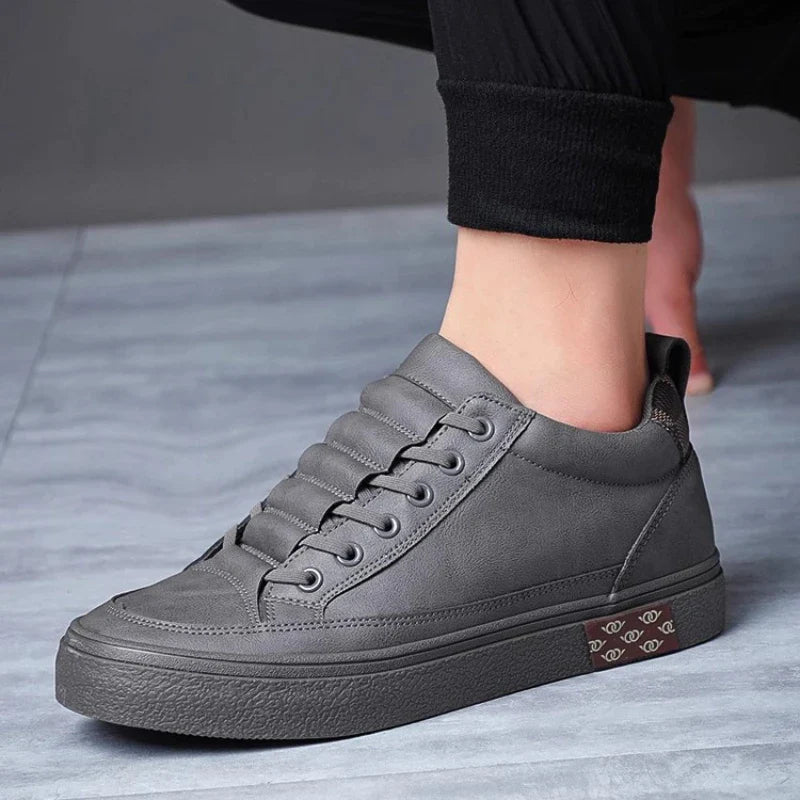 Tênis Casual de Couro Britânico